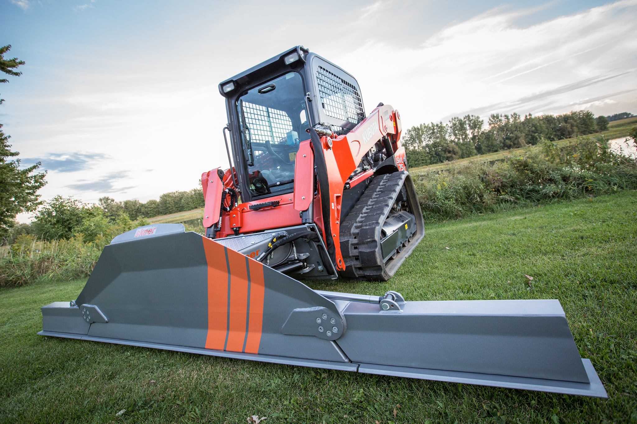 wnyDIRT precision grading with Skeer ProPlus grading attachment